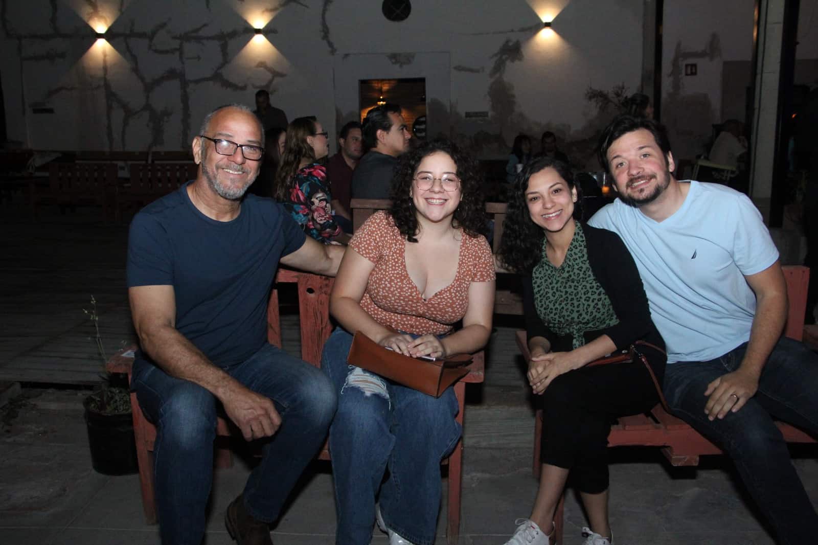 Gozan de arte y música con los amigos