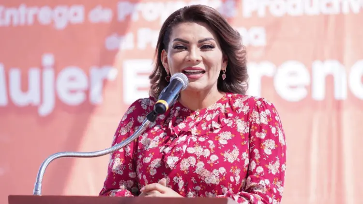 Lorenia Iveth Valles Sampedro, directora del DIF Sonora. (Foto: Especial/EXPRESO)