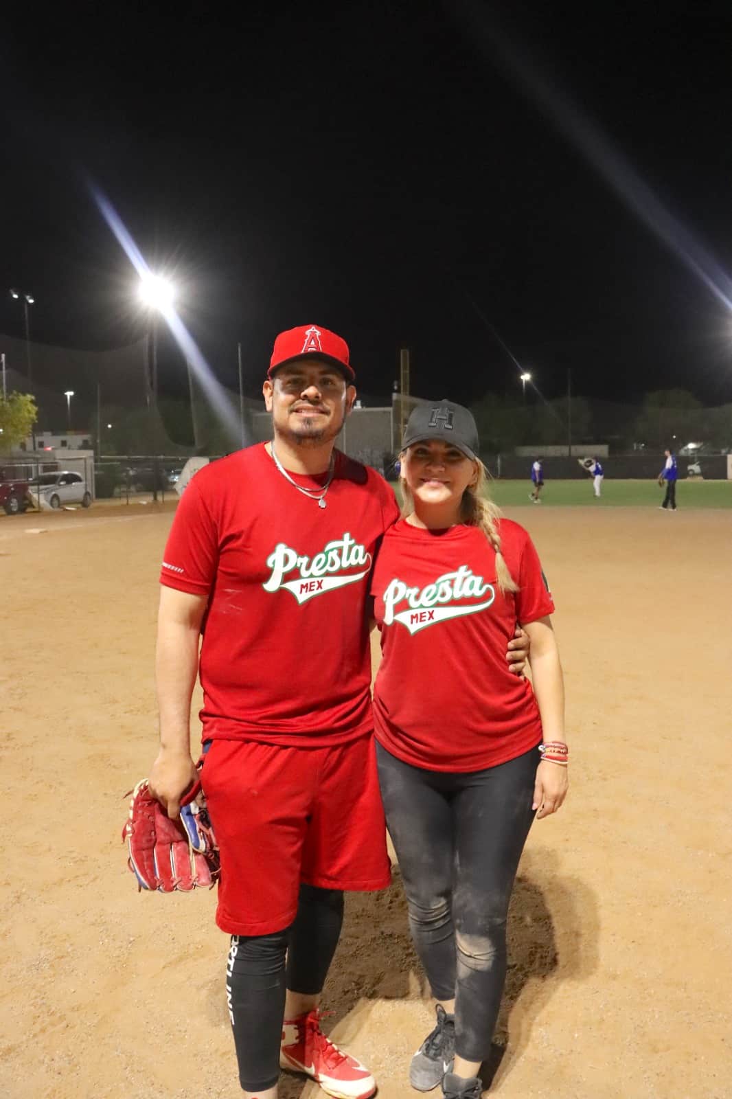 Amigos viven pasión deportiva