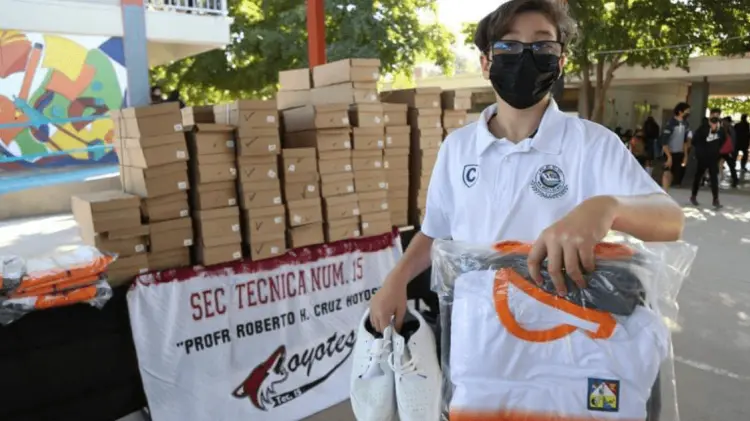 Los padres podrán hacer el registro de tallas para los uniformes del ciclo 23-24. (Foto: Especial)