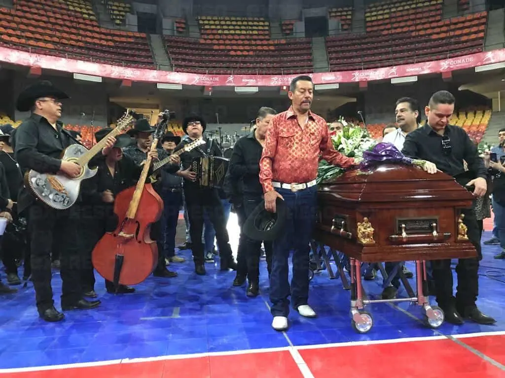 Dan último adiós a Faby Gómez en emotivo homenaje en el CUM