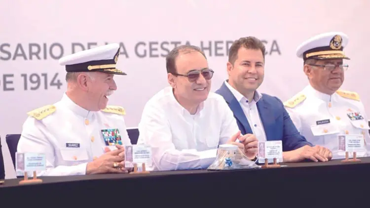 El Gobernador encabezó la ceremonia por la Gesta Heroica de Veracruz. (Foto: Especial / EXPRESO)