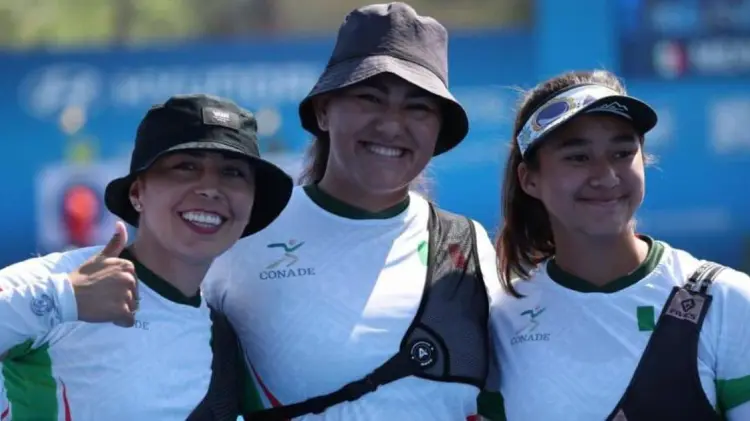 Aída Román, Alejandra Valencia y Ángela Ruiz. (Foto: Twitter / @CONADE)