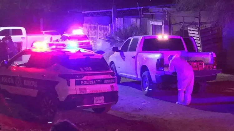 Policía Municipal y Servicio Periciales acudieron al lugar. (Foto: Jorge Flores / EXPRESO)