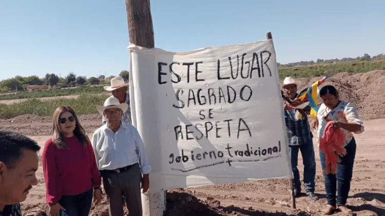 Etnia Yoreme-Mayo se manifiesta ante construcciones. (Foto: Cortesía / EXPRESO)