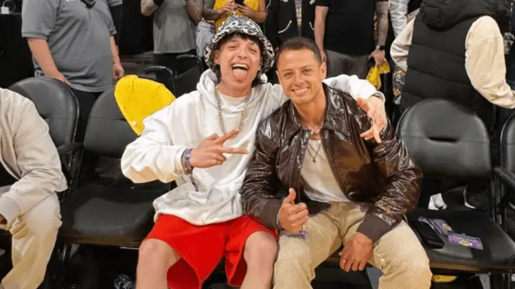 Peso Pluma y Chicharito son vistos juntos en juego de LeBron (Foto: Redes / EXPRESO)