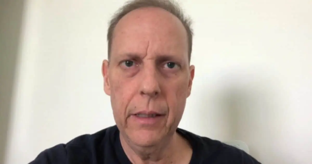 Paco Villa, narrador de Televisa, revela que padece de cáncer
