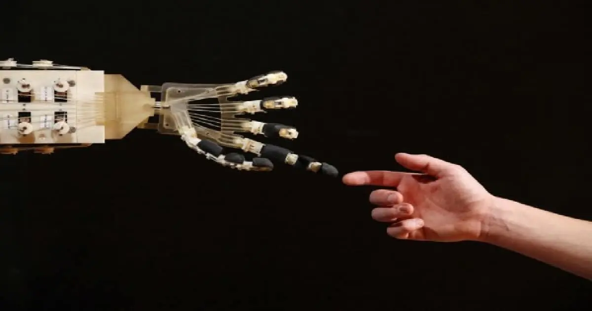 Robot y PlayStation 5 conciben bebés