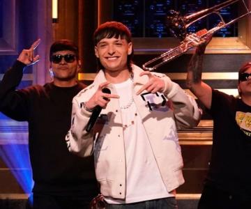 Peso Pluma lleva corridos tumbados a The Tonight Show con Jimmy Fallon