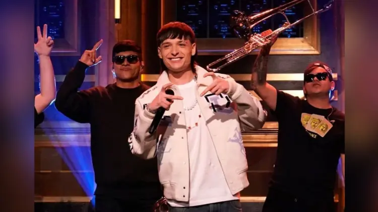 Peso Pluma compartió fotos y video de su presentación en sus redes. (Foto: Twitter / @ElPesoPluma)