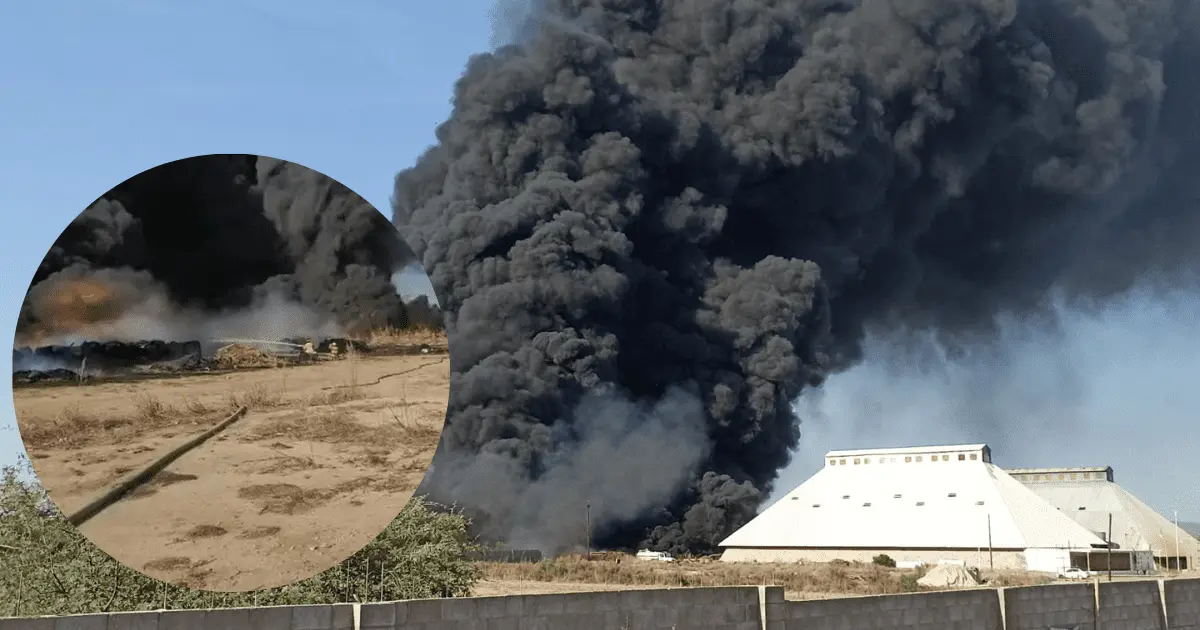 Incendio genera enorme columna de humo en el Ejido La Victoria