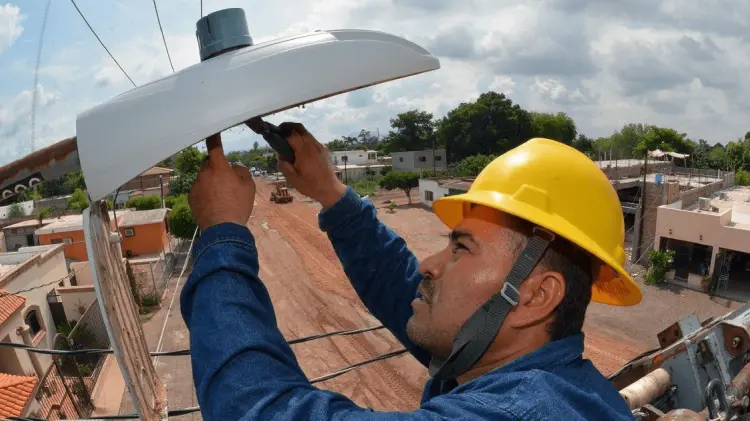 Cajeme busca nueva empresa que brinde el servicio de alumbrado público. (Foto: Especial/EXPRESO)