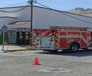 Bomberos atienden fuga de gas en guardería que resultó ser un animal muerto