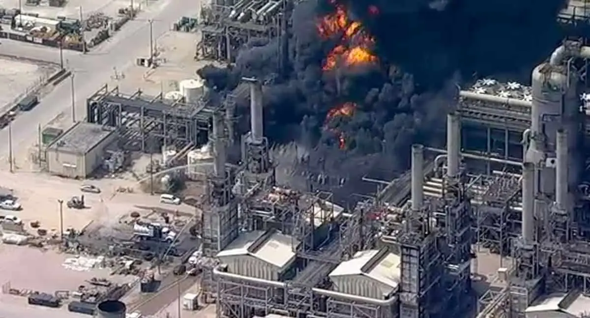 Reportan incendio en refinería Deer Park