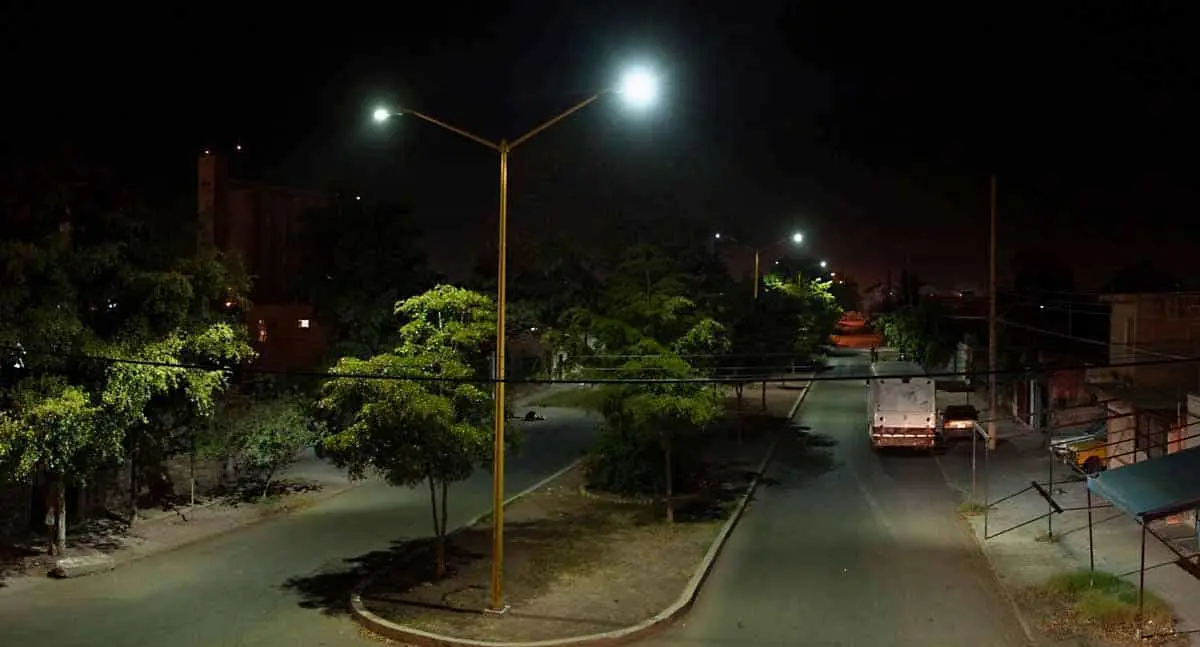 Polémica en Cajeme por instalación de alumbrado público