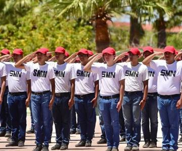 Clase 2004 del SMN rinde protesta de bandera
