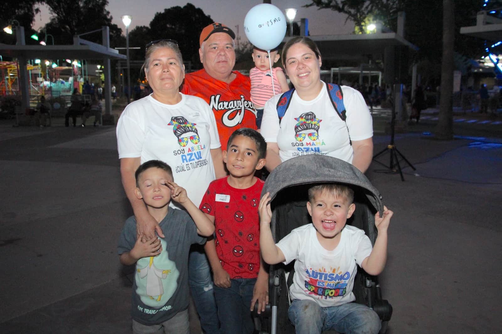 Conviven en familia en el Parque Infantil del DIF