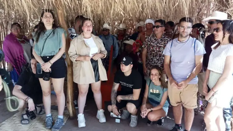 Los conocidos viajeros disfrutaron de la cultura sonorense. (Foto: Especial/EXPRESO)