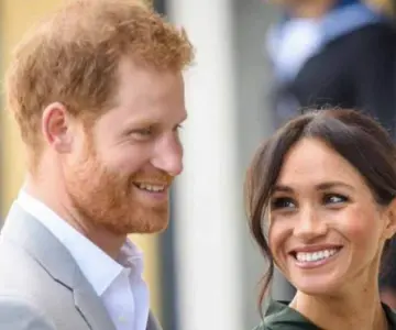 Príncipe Harry llega para la coronación del rey Carlos III