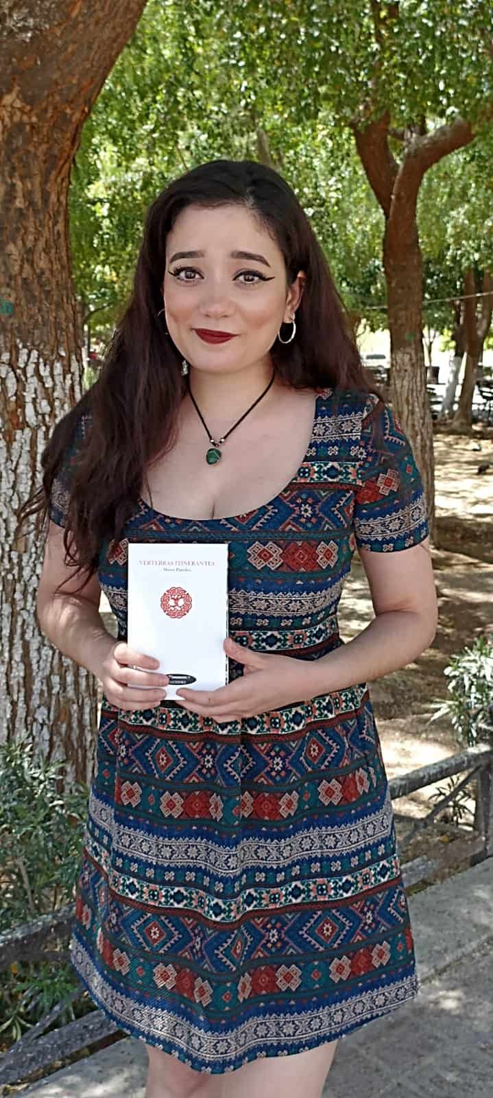 Mayra Paredes, combina su capacidad de escritora, educadora y repostera