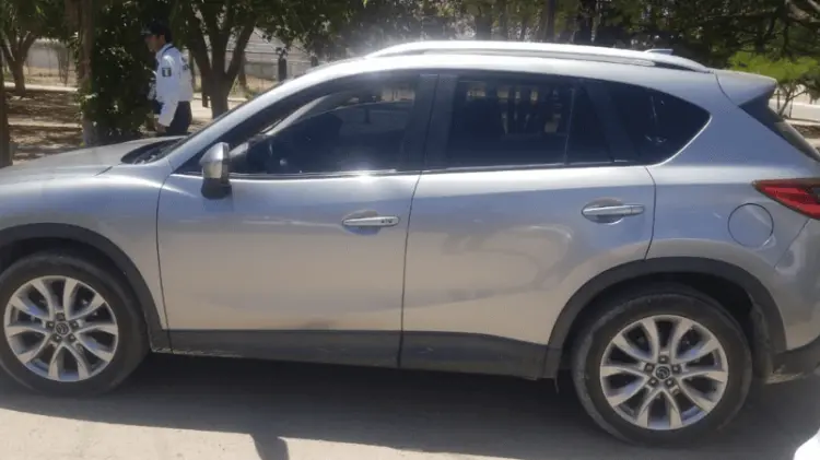 Arrestan a 3 personas por robo de auto. (Foto: Policía Municipal / EXPRESO)