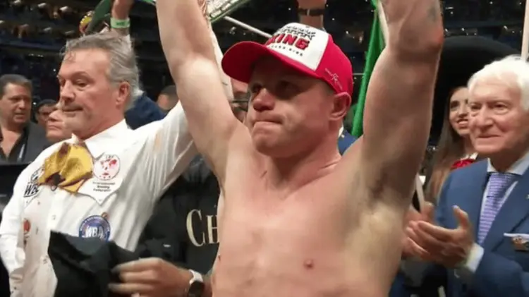 Saúl Canelo Álvarez se llevó la victoria por decisión unánime. (Foto: Tomada de redes)