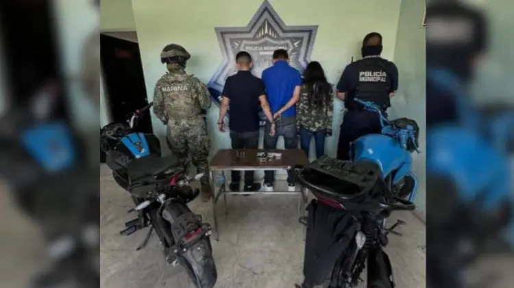 Detienen a tres menores con motos robadas y arma de fuego (Foto: Especial/EXPRESO)