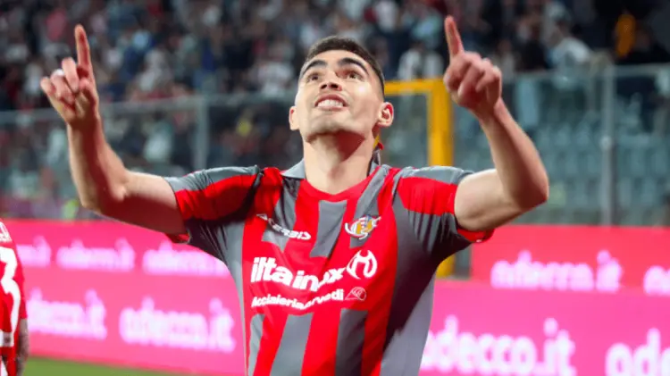 El defensor sonorense anotó su primer gol con el Cremonese. (Foto: Cortesía/EXPRESO)