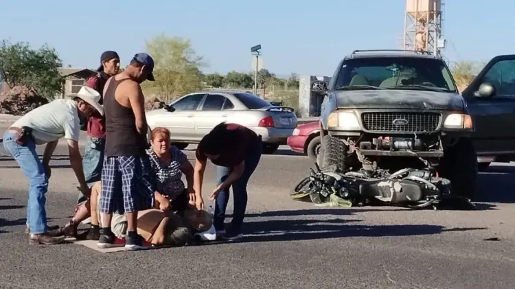 El hombre quedó tendido en la cinta asfáltica. (Fotos: John Castellón / EXPRESO)