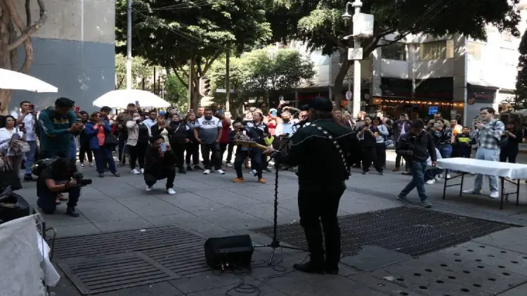 Juanes da concierto urbano en calles de CDMX (Foto: Especial/EXPRESO)