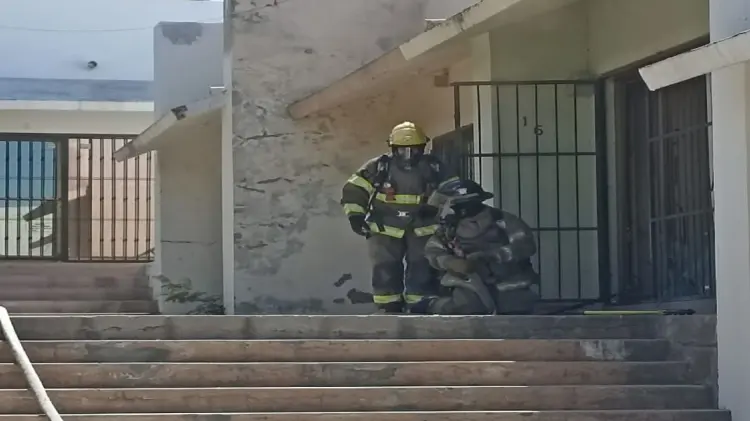 Bomberos sofocan conato de incendio en plaza comercial (Foto: Tadeo Cruz/EXPRESO)