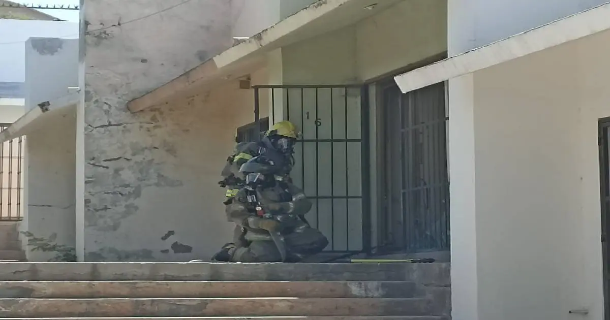 Bomberos sofocan incendio en local por un corto circuito en Loma Linda