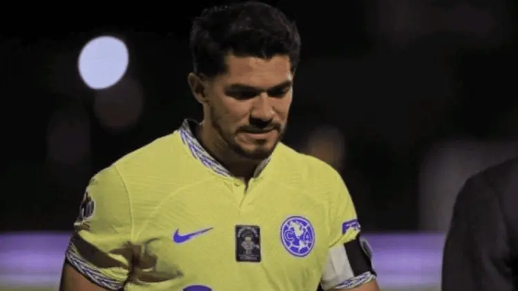 Henry Martín salió mareado del juego de ida ante San Luis. (Foto: Cortesía)