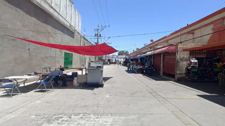 Frenan instalación de rampa en callejón del Mercado Municipal (Foto: Claudia Alejandri/EXPRESO)