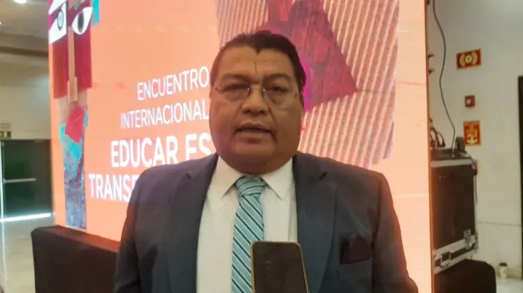 Cecilio Luna, Presidente de la Asociación Estatal de Padres de Familia. (Foto: Especial / EXPRESO)