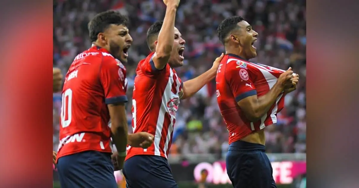 Habrá clásico nacional y regio; Chivas gana 1-0 al Atlas y pasa a semifinal