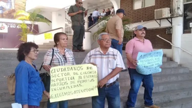 Vecinos de Deportiva y Tierra Blanca piden atender servicios públicos (Foto: John Castellón/EXPRESO)