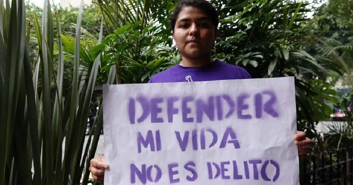 Fiscalía Edomex abandona acusación contra Roxana Ruíz por matar a violador