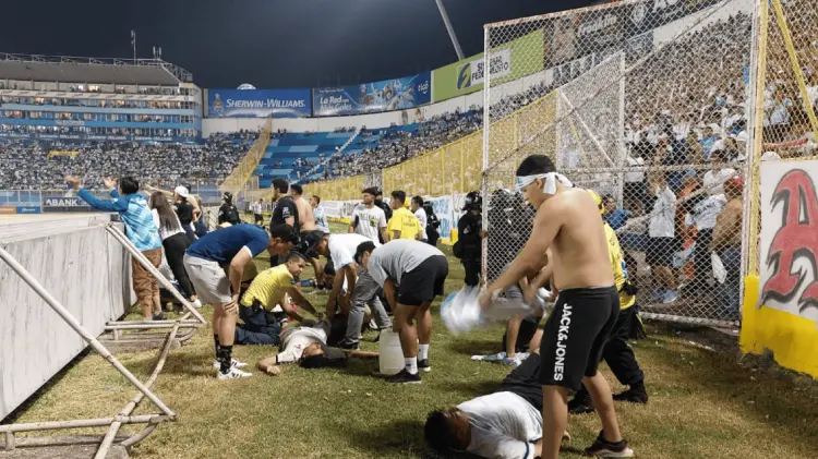 Se han contabilizado 12 muertos tras la estampida humana en el Cuscatlán. (Foto: Cortesía)