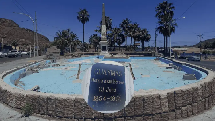La fuente del Obelisco en Guaymas se quedará tras inconformidad. (Foto: Claudia Alejandri/EXPRESO)