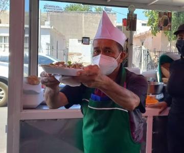 Mantienen la tradición familiar con carreta de tacos por más de 50 años