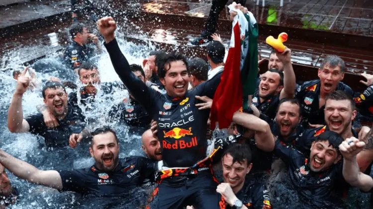 Checo fue el último en celebrar en esta alberca en 2022. (Foto: Archivo/EXPRESO)