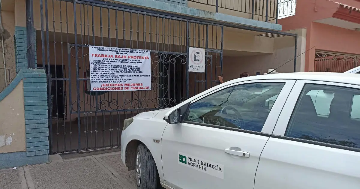 Empleada de Procuraduría Agraria de Navojoa trabaja bajo protesta