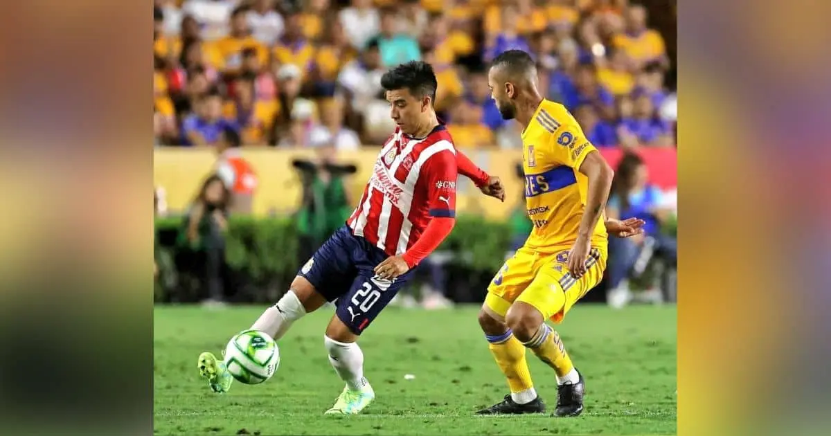 Tigres y Chivas igualan a cero en partido de ida de la final