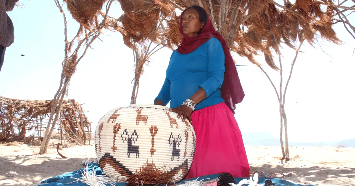 Las mujeres mantienen vivas las artesanías comcáac en Punta chueca