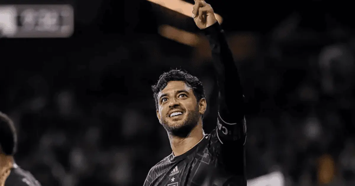 Estoy abierto a escuchar: Carlos Vela ve la Liga MX como posible destino