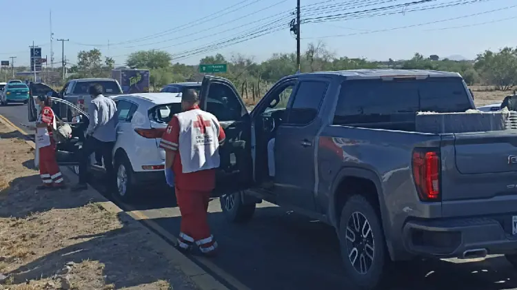 Se registra choque de cuatro vehículos al norte de Hermosillo (Foto:Tadeo Cruz/EXPRESO)