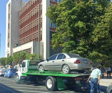 Policía registra choque carambola en Rosales; no hubo lesionados