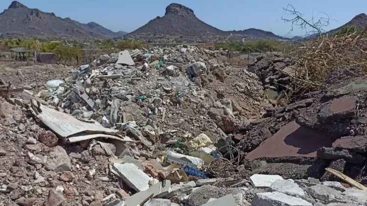Materiales entorpecen limpieza de arroyos en Guaymas (Foto:Claudia Alejandri/EXPRESO)