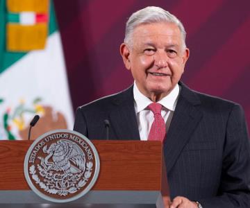 Habrá conferencias vespertinas para defender libros de texto: AMLO